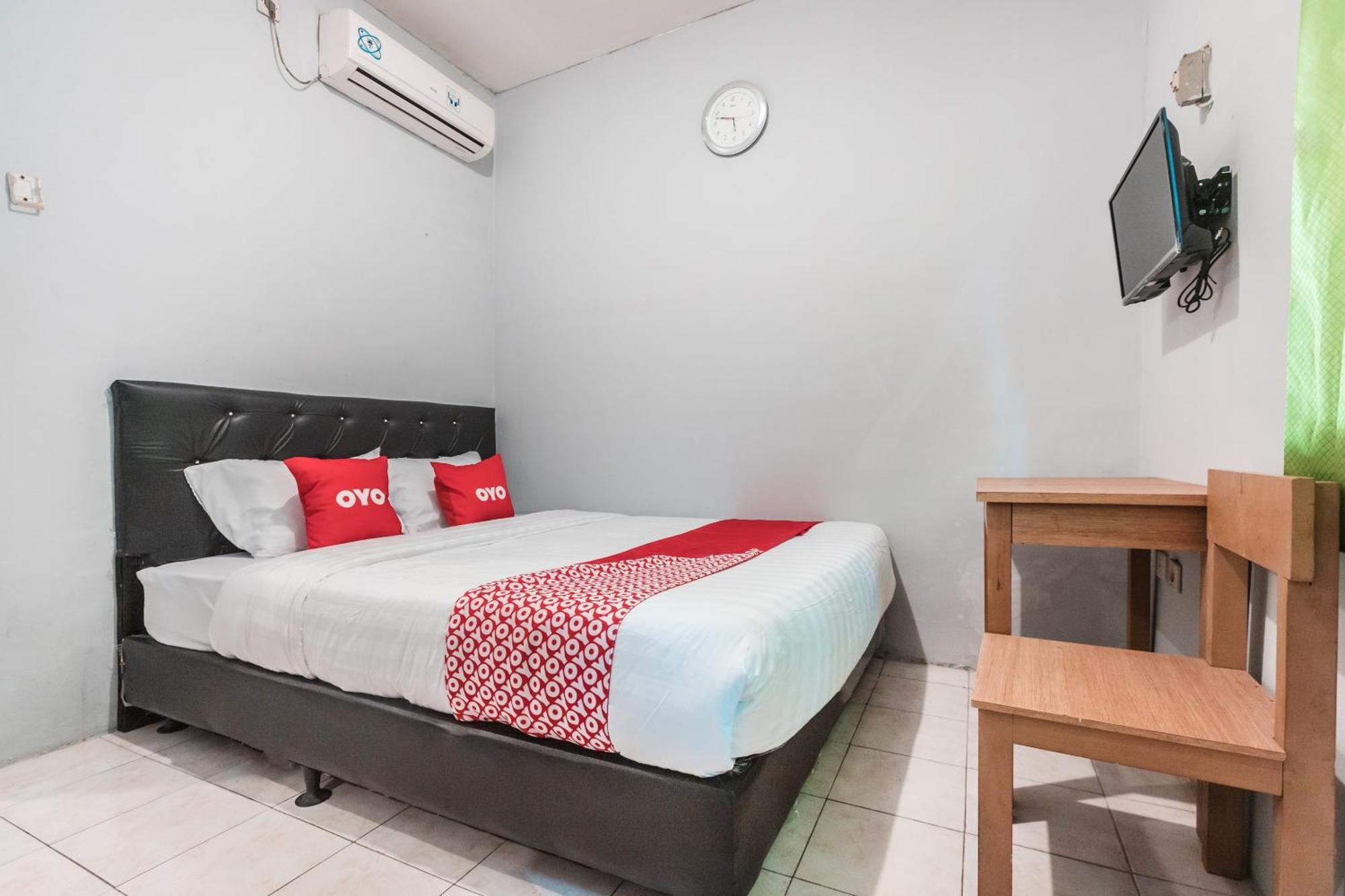 Oyo Living 1756 Amira Guest House Bekasi Zewnętrze zdjęcie